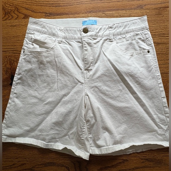 Draper James Pants - Draper James RSVP women’s white shorts-size 14- 6.25 inch inseam